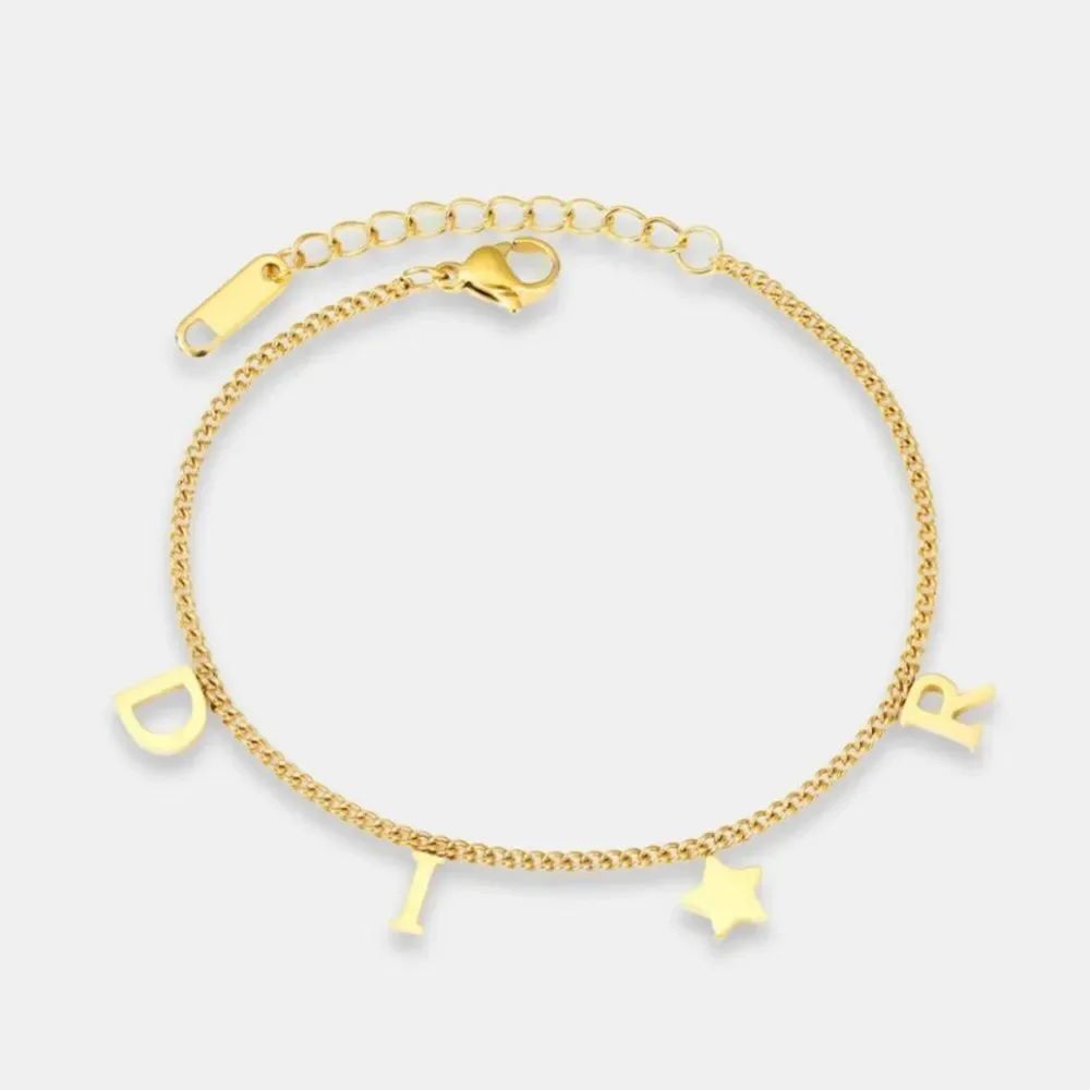 Dainty Star Bracelet Q31